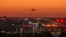 Delta Promises Nothing Despite Fuel Cost Plummeting