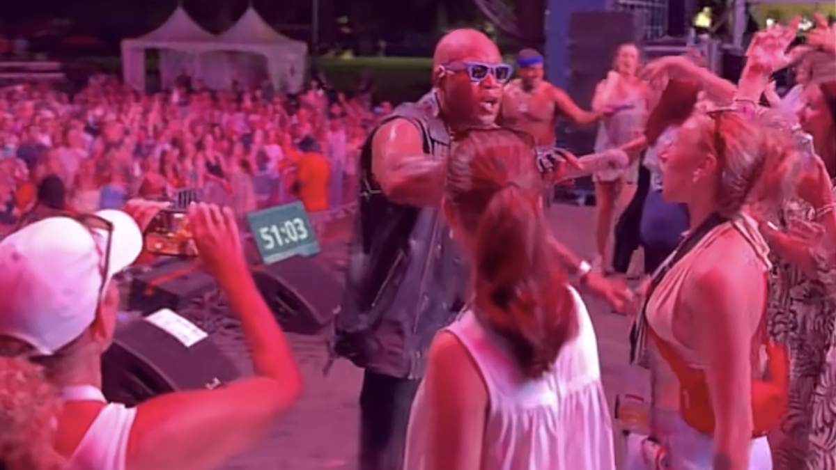 Flo Rida Packs Fair with Mostly White Audience