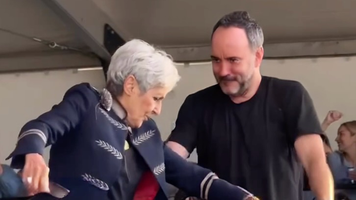 Joan Baez Rocks Newport Folk Festival