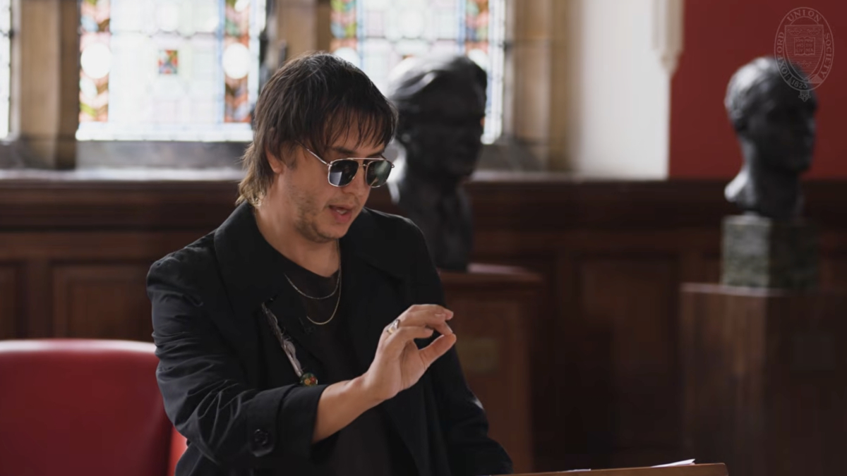 Julian Casablancas Clarifies American Zionists Remarks