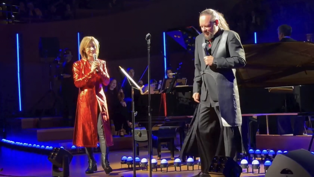 Korn's Jonathan Davis Teams With Yoshiki For Classical Freak On Leash