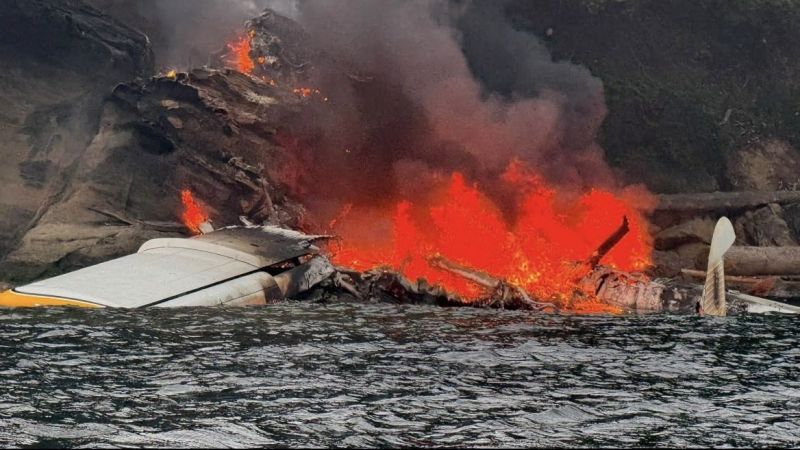 Seaplane Crashes Washington Coast Because That's Just How Mondays Start