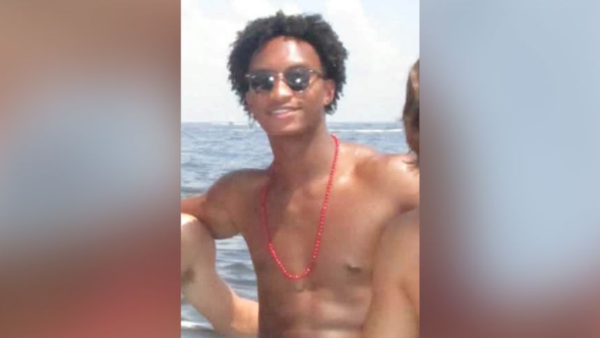 Teen Football Player Dies Somehow Still Not Enough To Stop Football