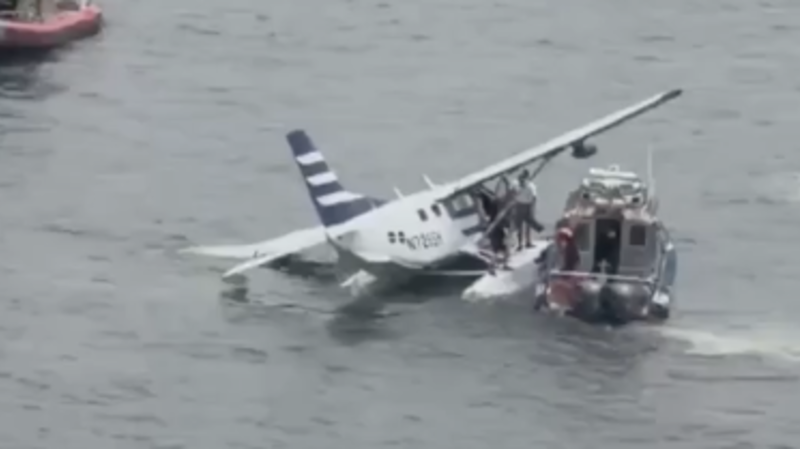 Tiny plane takes unplanned swim in East River