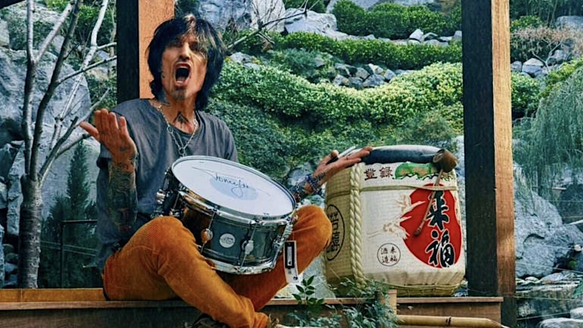 Tommy Lee Opens Up About His Surprisingly Static Weight