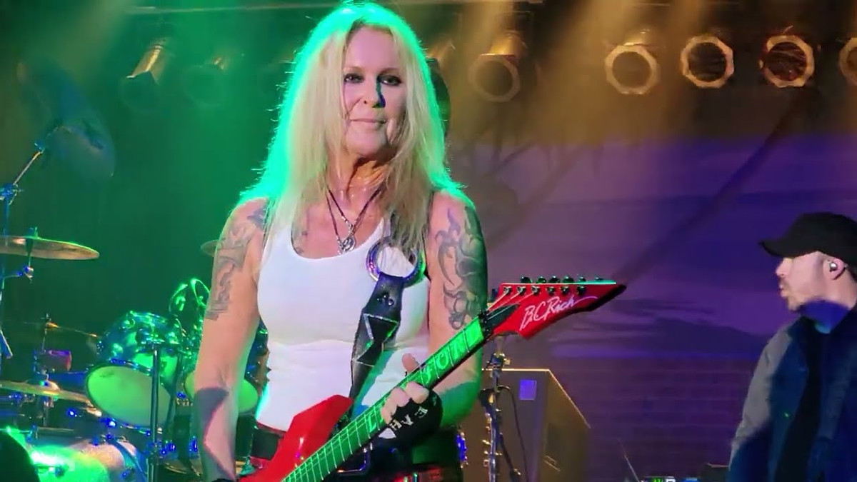 Lita Ford somehow still alive and making music again