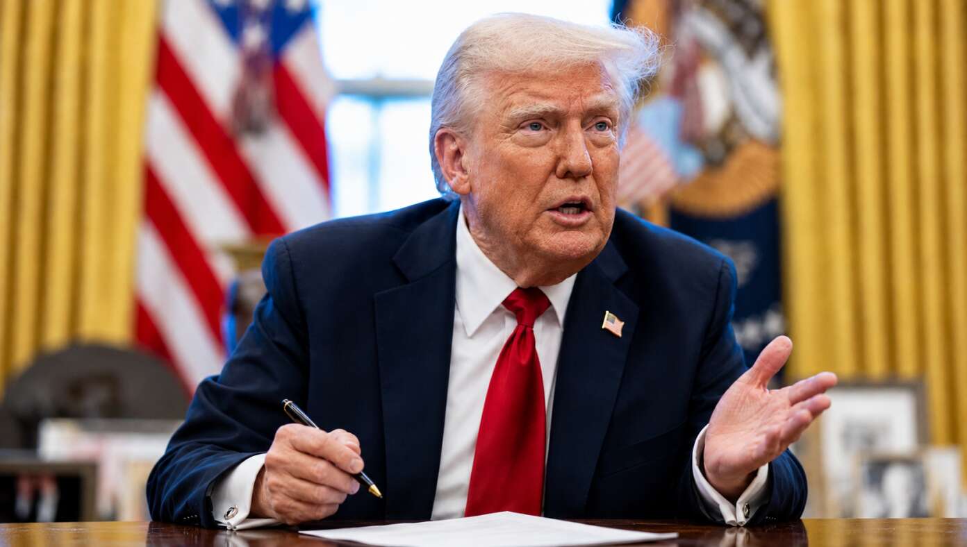 ‘How Do You Spell Gazongas?’ Asks Trump While Drafting Up Job Posting For New Press Secretary