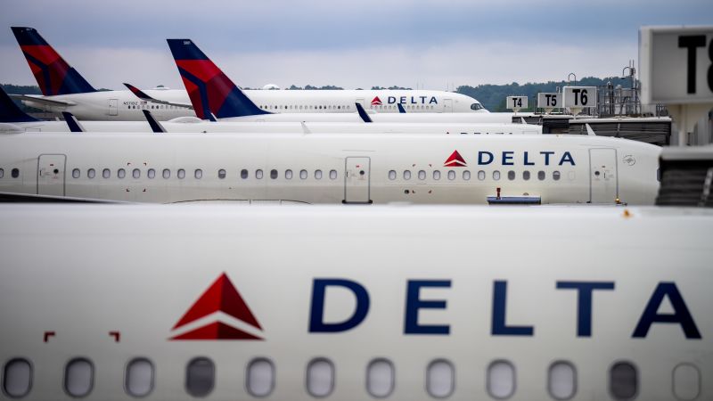 Delta Flight Makes Sudden U-Turn Due to Mysterious Fumes