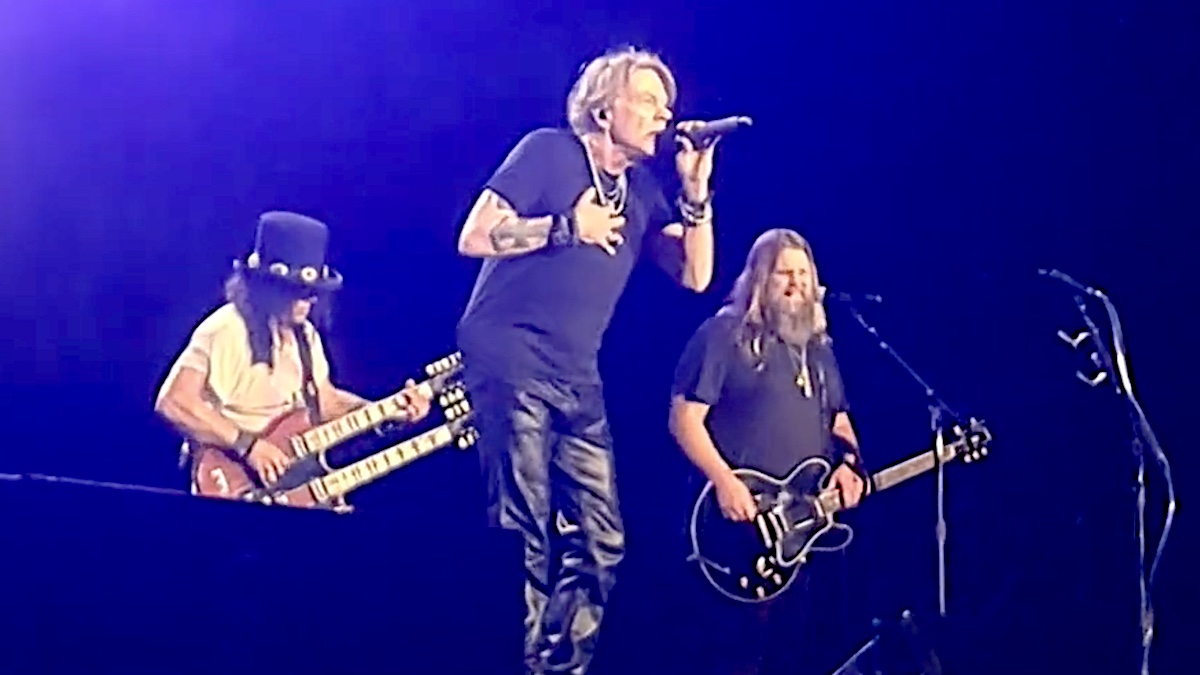 Guns N Roses Teams Up With Chris Stapleton On Stage