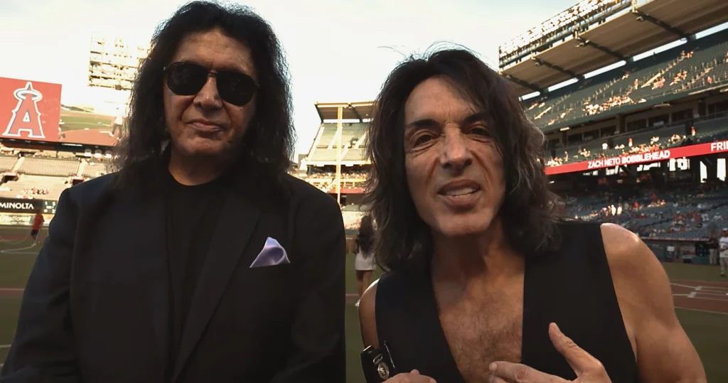 kiss826 3 1024x539.jpg