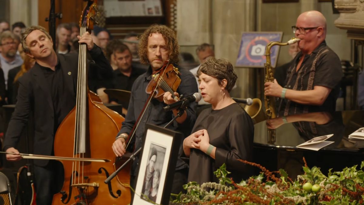 Lisa ONeill Pays Tribute To Glen Hansard Three Years Later
