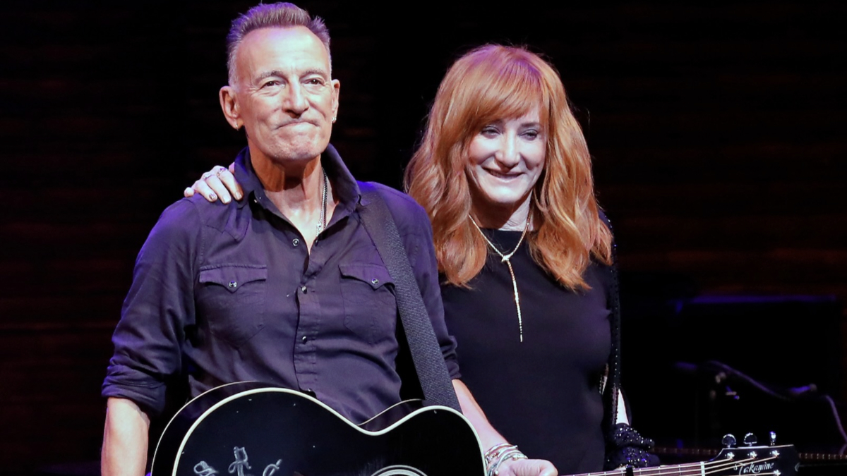 Springsteen's Wife Patti Scialfa Beats Cancer After 8 Year Battle