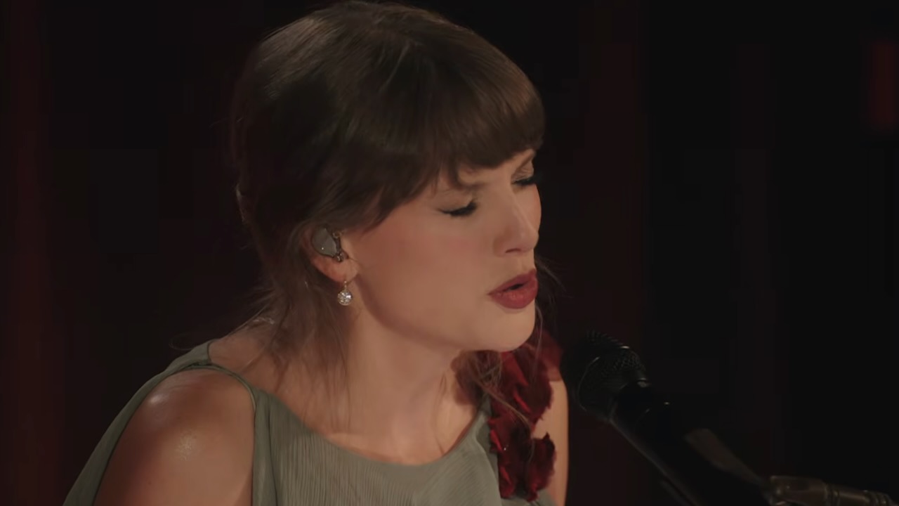 Taylor Swift Shares Songwriting Secrets and Performs Exclusive Medley