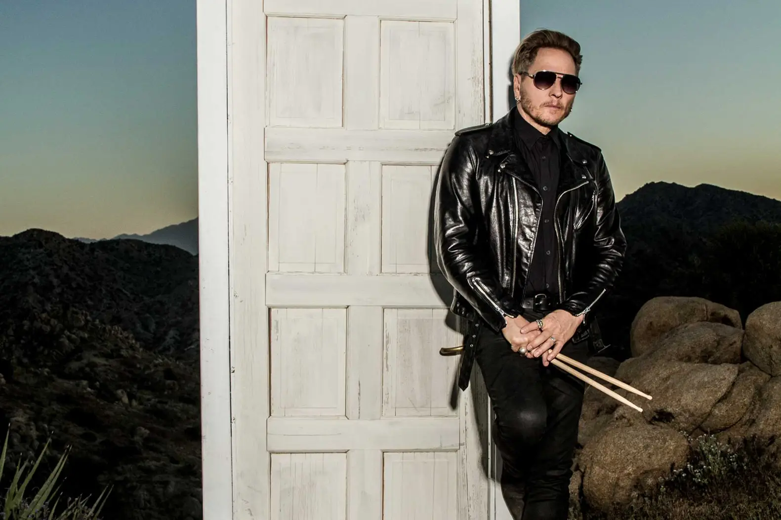 MATT SORUM Needs A Paycheck So Velvet Revolver Might Happen With LZZY HALE
