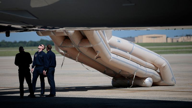Air Force One gets emergency parachute before Trump's big exit
