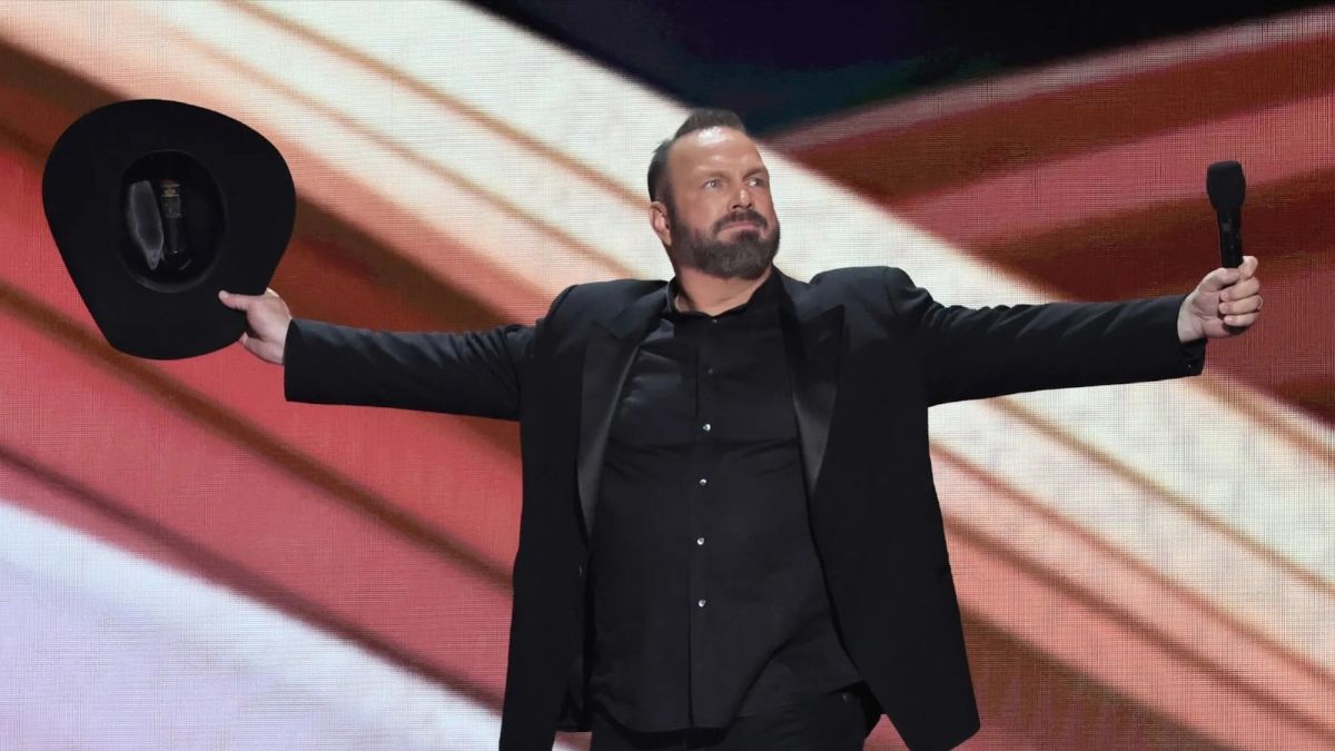 Garth Brooks Expands 2026 Tour With Tulsa Dates Added