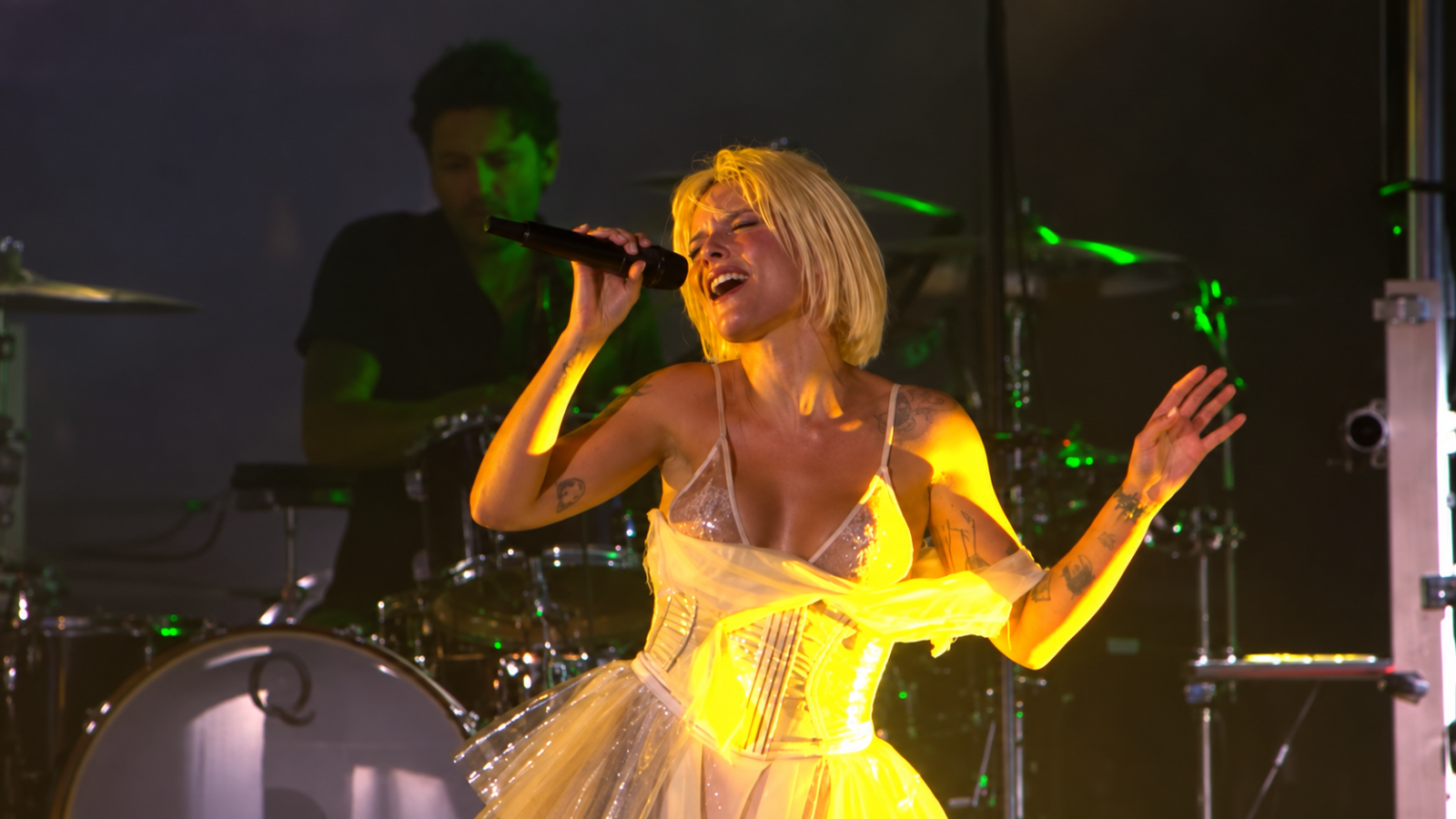 Halsey Rocks On Despite Facial Infection at Rock in Rio