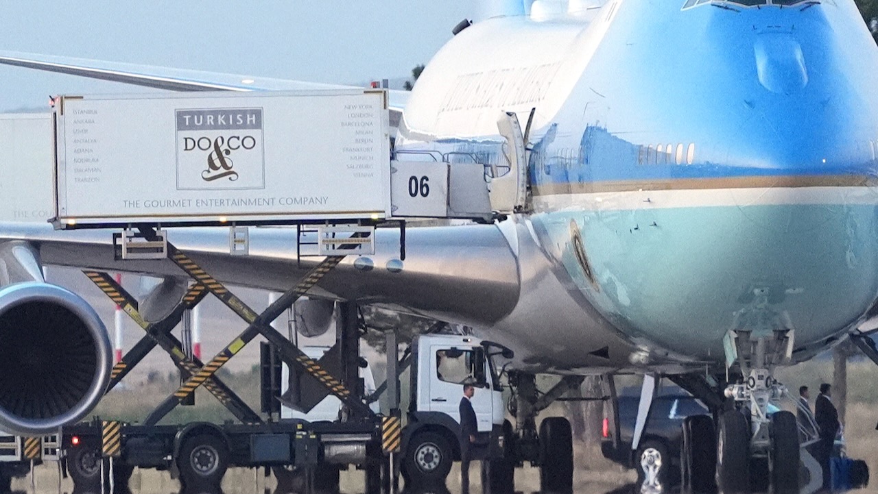 Netflix Exposes Trump's Secret Turkey Plane Switch Documentary