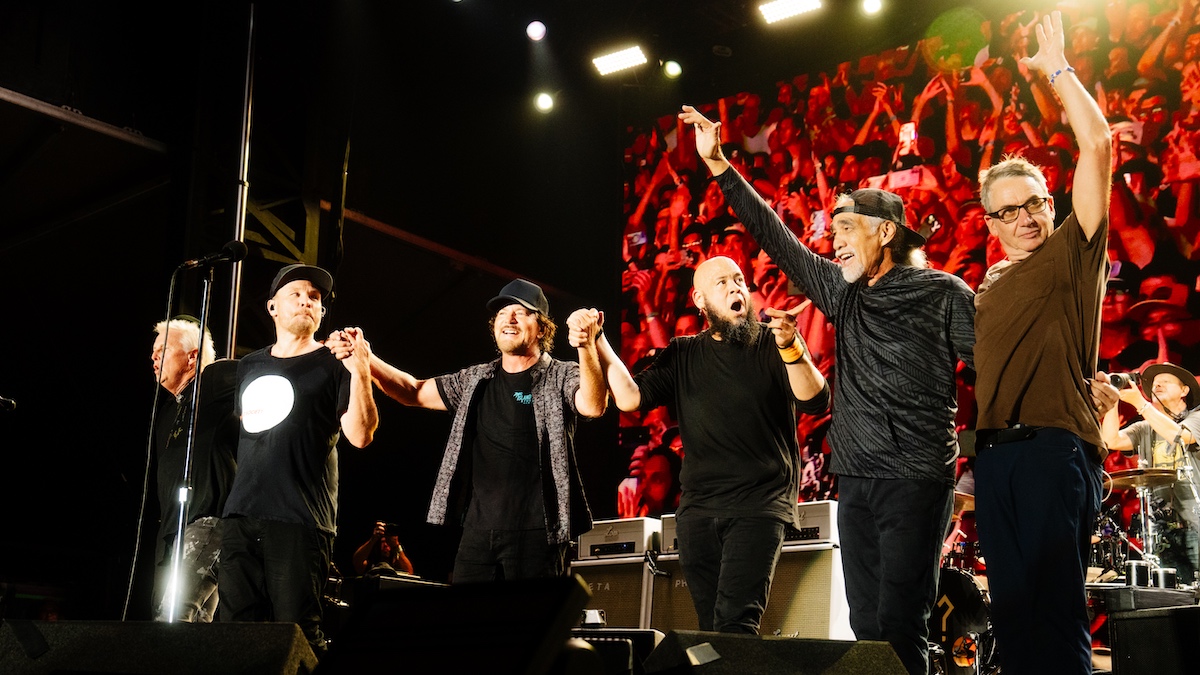 Pearl Jam Kicks Off 2026 with Abe Laboriel Jr on Drums