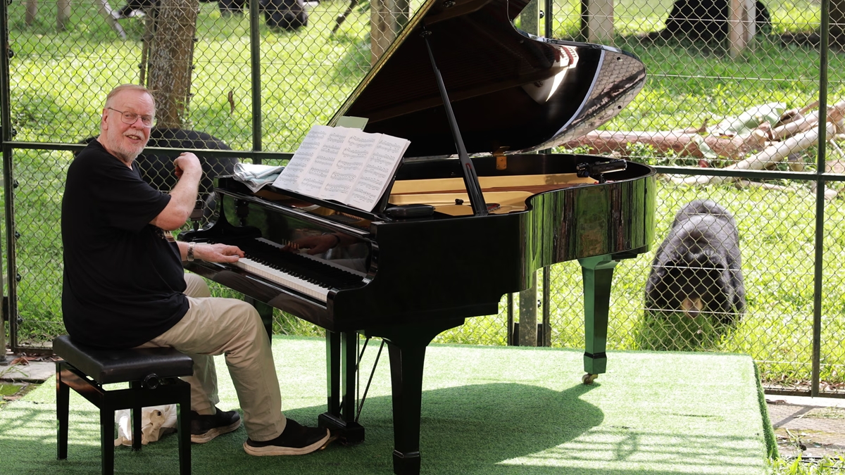 Rick Wakeman Rocks for Rescued Moon Bears in Vietnam