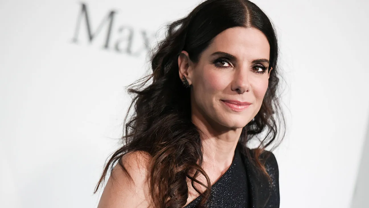 Sandra Bullock pioneer of overpriced online movie tickets back in 1996