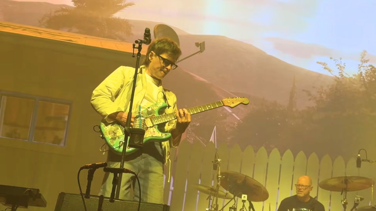 Weezer Launches The Gathering Tour with The Shins and Silversun Pickups