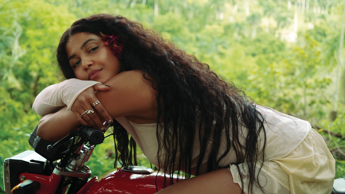 Yendry Drops Debut Album Como Agua With Second Tiny Desk Gig