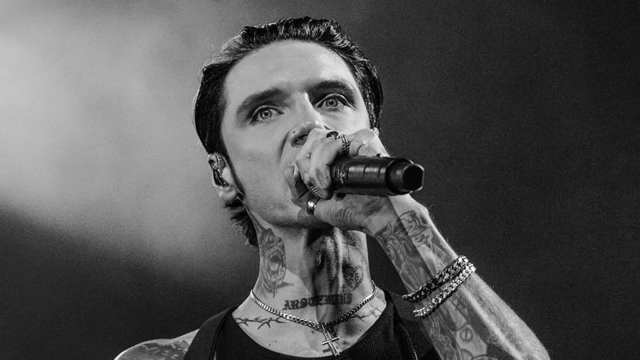 Black Veil Brides 2025 Andy Biersack 2 live Dimitry Mak crop for fb.jpg