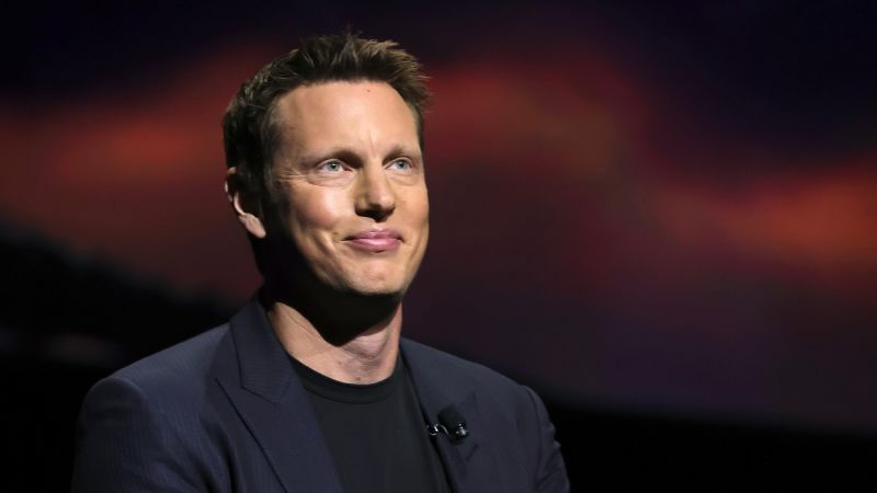 Billionaire David Ellison bravely defends CNN's right to criticize Trump