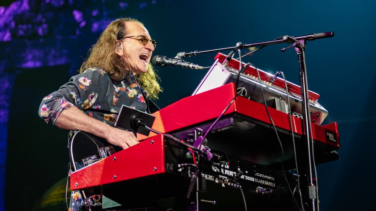 Geddy Lee Honors Mother With Emotional Song Dedication At Rush Concert