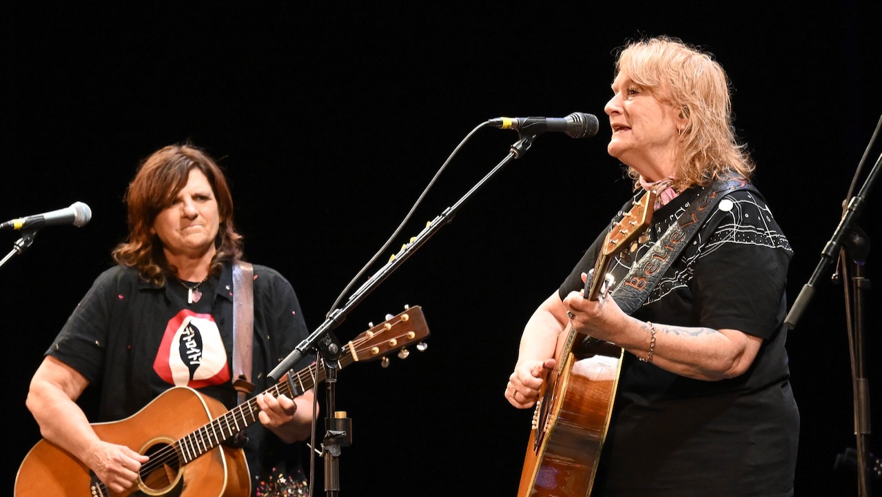 Indigo Girls Tour Bus Involved in Fatal Accident