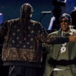 Jay-Z Welcomes Dr Dre Snoop Dogg and Too Short Onstage Tonight