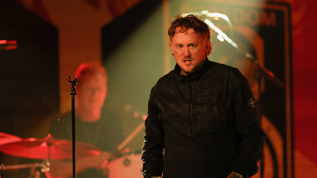 Sex Pistols Confront Man Who Crashed Womens Mosh Pit