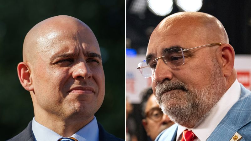 Trump Advisers Generously Give Back Their Pay For Selling Out America